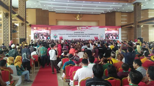 Jokowi ke Makassar membuka kegiatan jambore desa evaluasi kebijakan pembangunan dan pemberdayaan masyarakat desa tahun 2018 (Liputan6.com/ Eka Hakim)