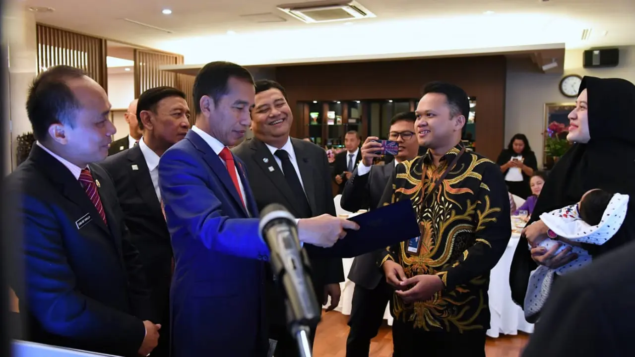 Seorang Mahasiswa Indonesia di Busan dapat Kejutan dari Jokowi
