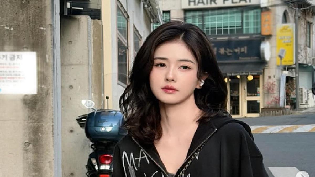 Pengakuan Bai Lu Terkena Rematik Akut karena Sering Foto dengan Baju Tipis di Cuaca Bersalju