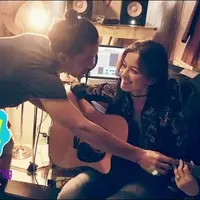 Kimberly Ryder sering dibuat klepek-klepek sama kekasihnya, Edward Akbar. Lalu seperti apa sosok Edward? Apakah Kimberly akan menikah di usia muda?