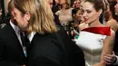Saat ini Angelina Jolie dan Brad Pitt memang tengah menghadapi proses cerainya, namun bukan berarti rasa rindu tak ada di antara keduanya. mengingat Jolie dan Pitt telah menjalin hubungan selama 10 tahun dan menikah  selama 2 tahun. (AFP/Bintang.com)