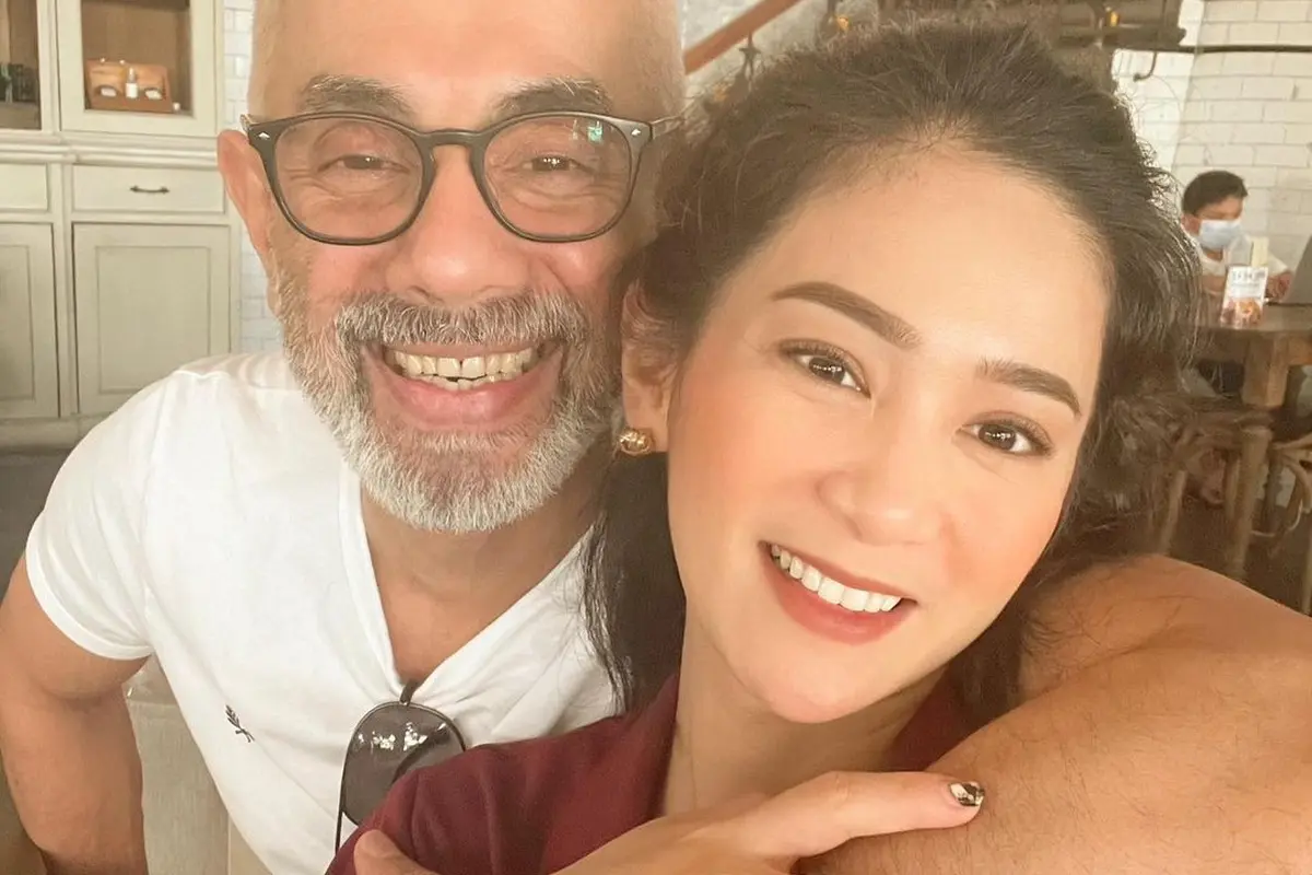 [Fimela] Bunga Zainal dan Sukhdev Singh