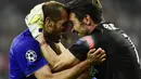 Ekspresi bahagia Buffon dan Giorgio Chiellini (kiri) usai laga semifinal leg kedua Liga Champions melawan Real Madrid di Santiago Bernabeu pada Mei 2015 lalu. ( AFP/Javier Soriano )