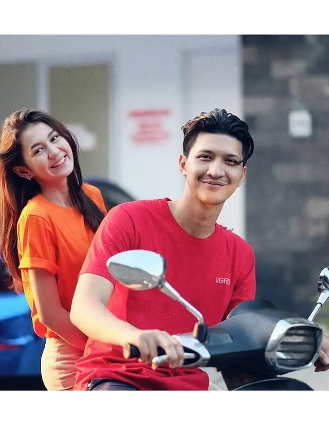 6 Momen Kebersamaan Aditya Zoni dan Kekasih