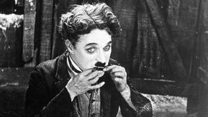 Charlie Chaplin adalah komedian legendaris (Wikipedia)