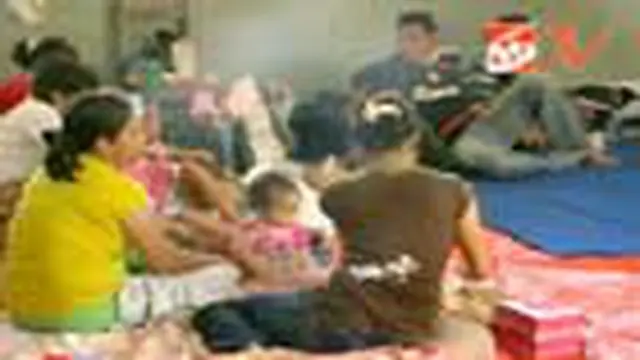 Warga Masih Bertahan di Pengungsian