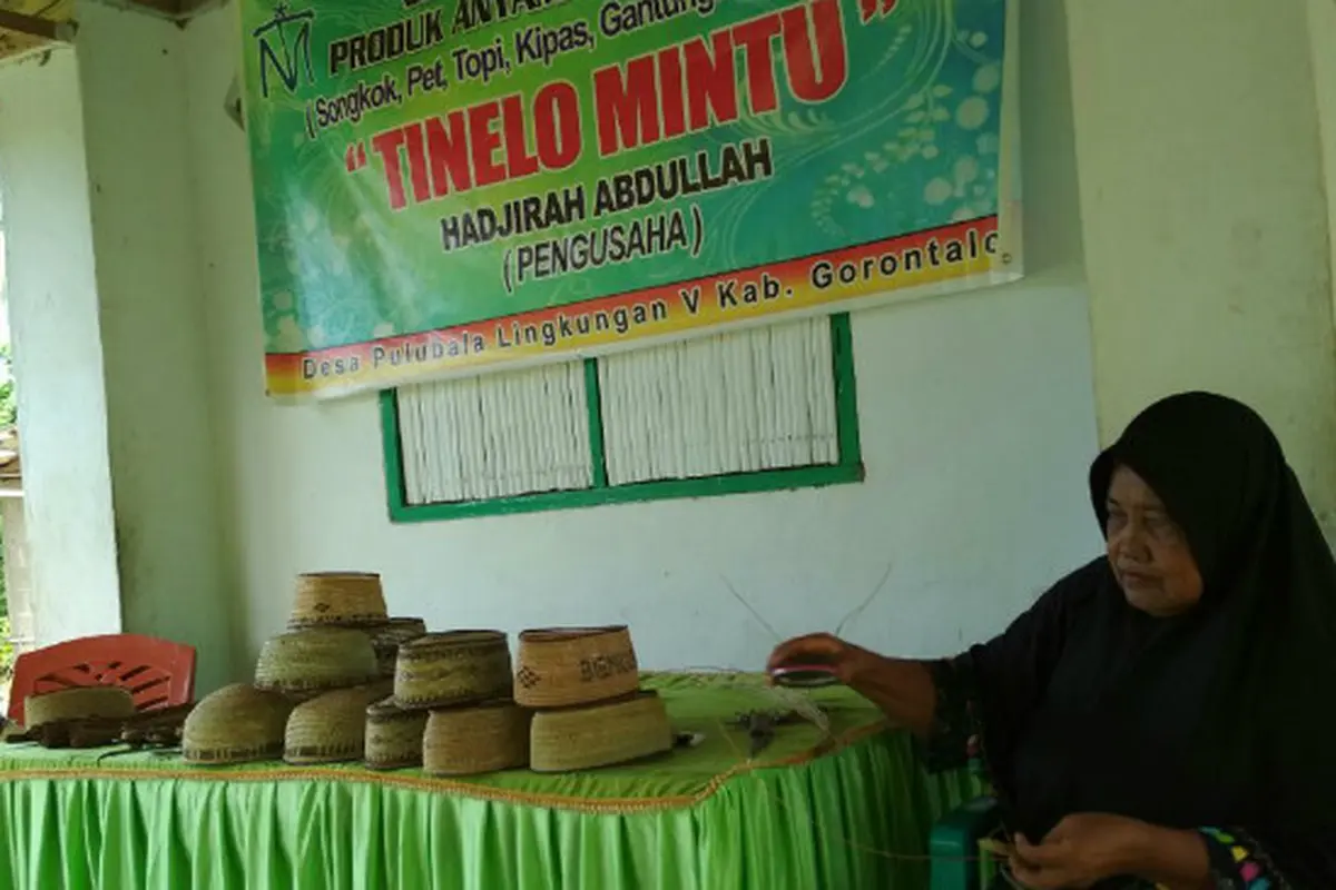 Kebijakan Gubernur Gorontalo, Permintaan Kopiah Keranjang Melonjak Drastis