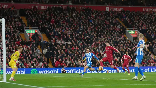 Curtis Jones mencetak gol bagi Liverpool di laga lawan Brighton di ronde 4 FA Cup/Piala FA di Anfield, Minggu (15/02/2026) dini hari WIB.