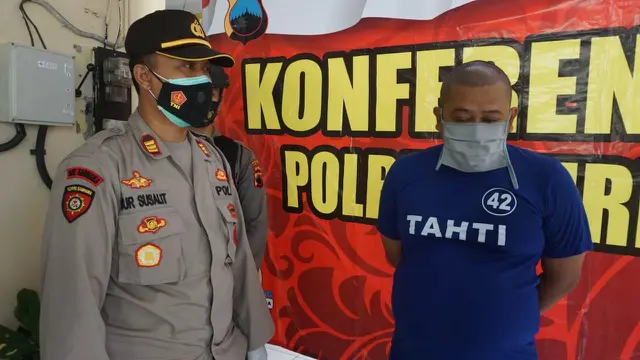 Polisi Purbalingga menangkap seorang pria yang diduga menipu korban dengan iming-iming diangkat jadi PNS. (Foto: Liputan6.com/Rudal Afgani Dirgantara)
