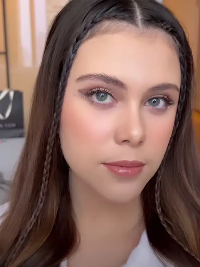 Manuella Aziza Adik Eva Celia