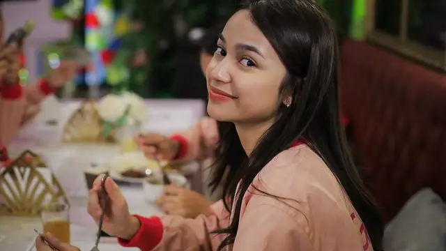 6 Potret Sydney Azkassya Bareng Finalis GADIS Sampul 2024, Jadi Momen Tak Terlupakan