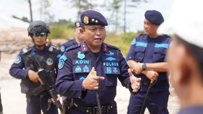 Kementerian Kelautan dan Perikanan (KKP) menghentikan secara permanen kegiatan penambangan pasir laut di Pulau Rupat.