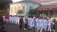 Paskibraka Tim Indonesia Jaya akan bertugas pada upacara penurunan bendera merah putih dalam rangka HUT ke-78 Kemerdekaan RI, Kamis (17/8/2023) sore. (Merdeka.com)