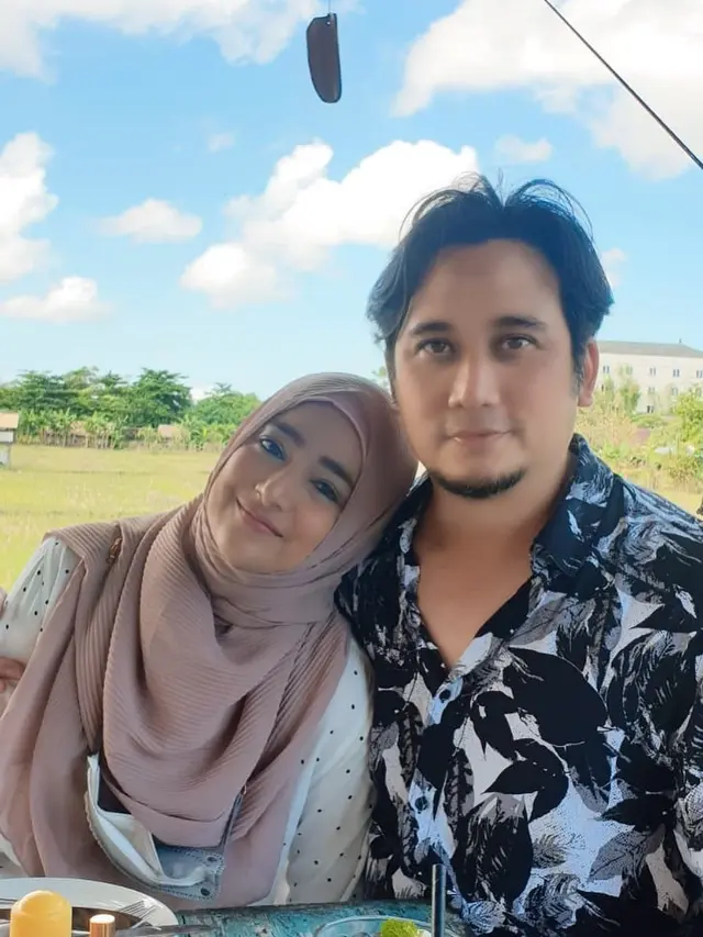 [Fimela] Cindy Fatika Sari dan Tengku Firmansyah