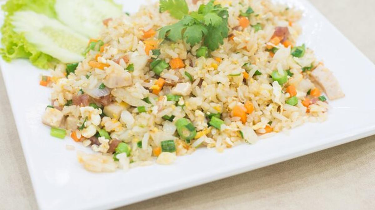5 Trik Mengatasi Nasi Goreng yang Asinnya Tidak Merata