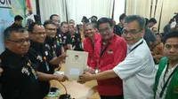 Pasangan bakal cagub dan cawagub Djarot-Sihar mendaftar ke KPU Sumatera Utara (Liputan6.com/ Reza Efendi)