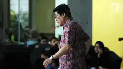 Dedi Prijono usai menjalani pemeriksaan di Gedung KPK, Jakarta, Kamis (12/10). Dedi Prijono diperiksa sebagai saksi bagi tersangka dugaan korupsi e-KTP, Anang Sugiana Sudiharjo. (Liputan6.com/Helmi Fithriansyah)