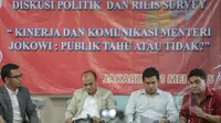 Ketua DPP PDIP Andreas Pareira, Agung Suprio dan Direktur Eksekutif PolcoMM Institute Heri Budianto saat Rilis Survei dan Diskusi "Kinerja dan Komunikasi Menteri Jokowi: Publik Tahu atau Tidak ?" di Jakarta, Senin (11/5/2015). (Liputan6.com/Faizal Fanani)