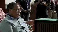 Hujan Angin Tumbangkan Pohon hingga Sidang Anak Gugat Ayah