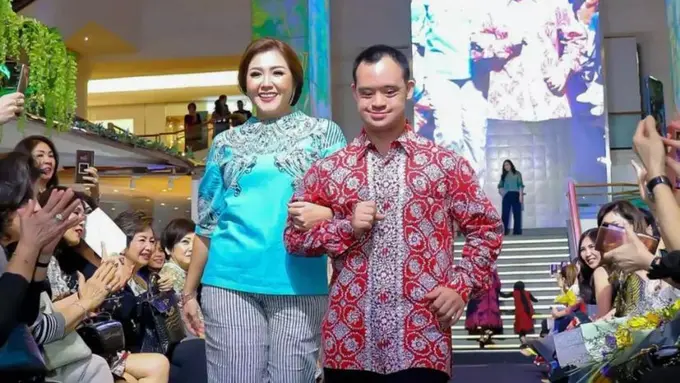 Aksi Memukau Anak-anak Down Syndrome Melenggang di Atas Catwalk