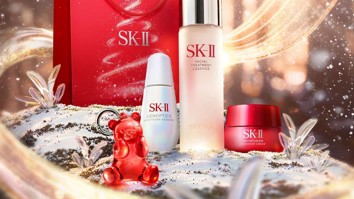 Sambut Musim Festive Bersama SK-II, Hadiah Mewah Berisi Bear Bag Charm hingga Postcard MINA TWICE