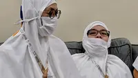 Kisah Haru Lilis, Impian Naik Haji Bersama Putri dengan Autisme Terwujud