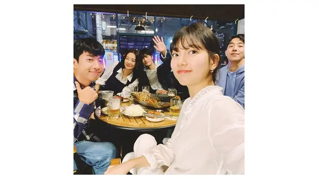 7 Potret Akrab Suzy dan Nam Joo Hyuk di Balik Layar Drama Start-Up, Curi Perhatian