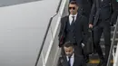 Bintang Portugal, Cristiano Ronaldo, saat tiba di Bandara Zhukovsky, Moskow, Sabtu (9/6/2018). CR 7 akan berjuang bersama Portugal pada ajang Piala Dunia 2018 Rusia. (AFP/Yuri Kadobnov)