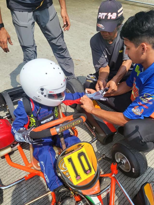 7 Momen Celine Evangelista Temani Lucio Balapan Gokart Ini Curi Perhatian