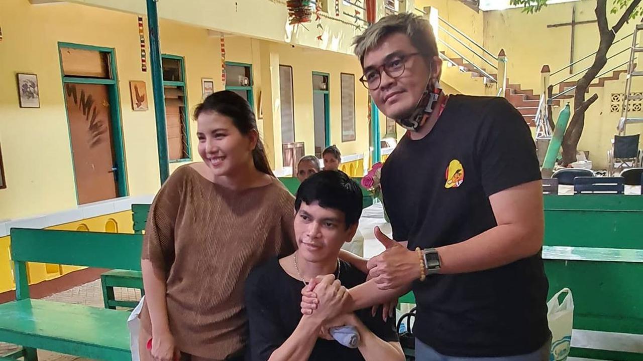 Tya Ariestya Jenguk El Ibnu