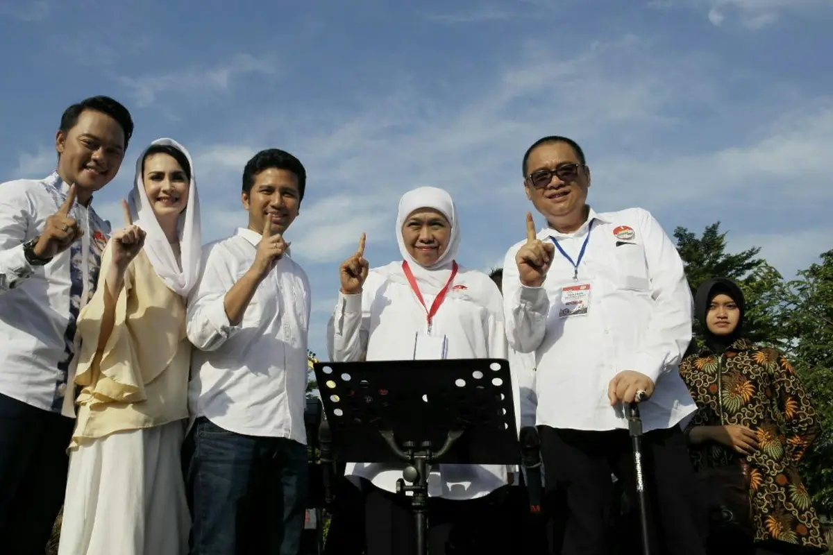 Pasangan Khofifah Indar Parawansa - Emil Dardak
