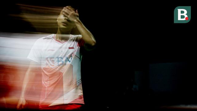 Foto: Melihat Jatuh Bangun Perjuangan Anthony Ginting Saat Ditaklukkan Viktor Axelsen di Perempat Final Indonesia Open 2022