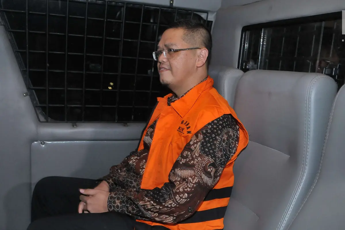 Kenakan Rompi Oranye, Yudi Widiana Resmi Jadi Tahanan kpk