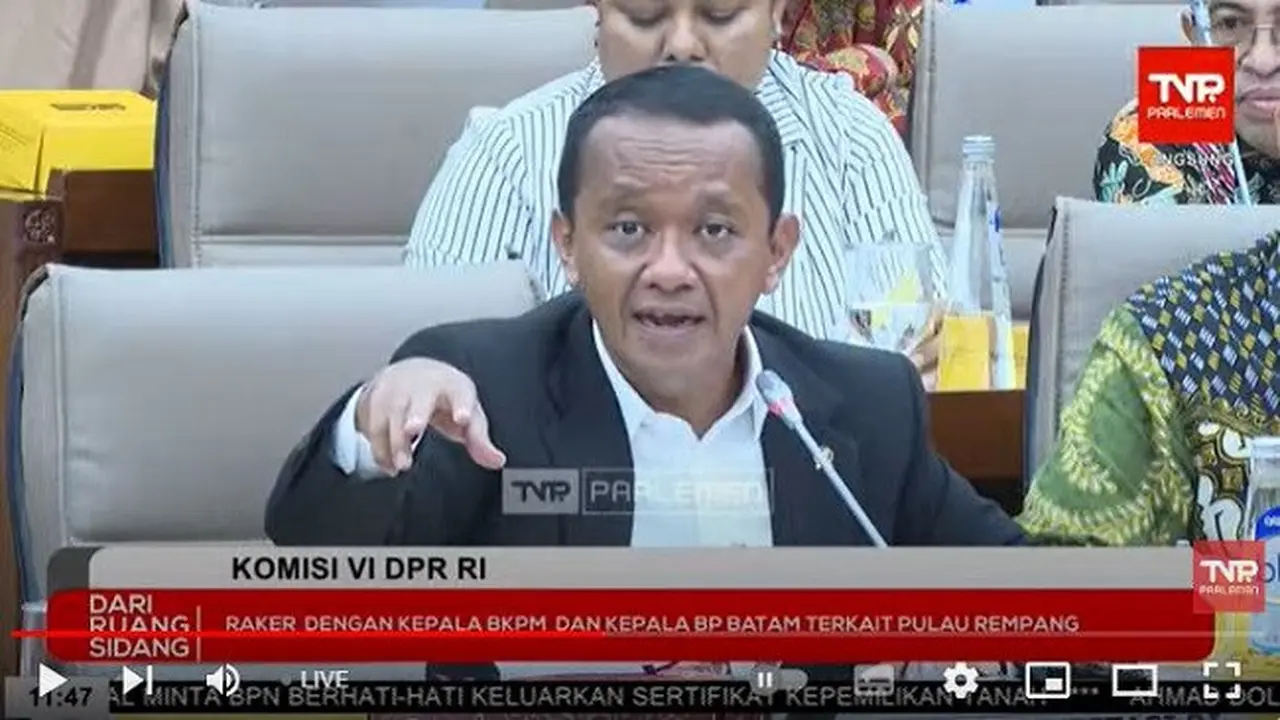Menteri Investasi/Kepala Badan Koordinasi Penanaman Modal (BKPM), Bahlil Lahadalia saat rapat kerja bersama Komisi VI DPR RI membahas polemik investasi di Pulau Rempang. (YouTube: TVR PARLEMEN)
