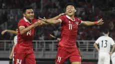 Dendy Sulistyawan mencetak gol untuk Timnas Indonesia melawan Timnas Turkmenistan di Stadion Gelora Bung Tomo (GBT), Surabaya, pada Jumat (8/9/2023). (Bola.com/Aditya Wany).