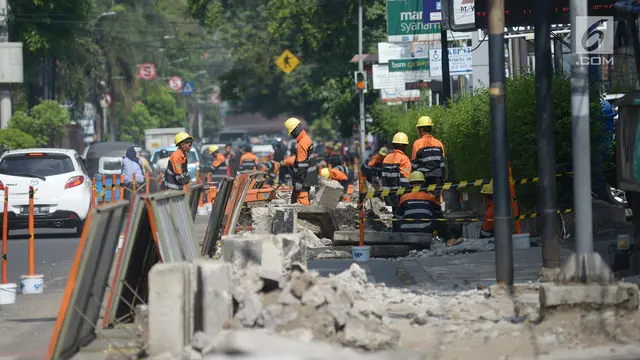 Trotoar Taman Ismail Marzuki - Jalan Diponegoro Mulai Direvitalisasi