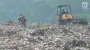 Suasana Tempat Pembuangan Akhir (TPA) Galuga, Bogor (20/5). Indonesia memproduksi sampah plastik sebanyak 175.000 ton per hari dan menjadi penyumbang sampah terbesar kedua di dunia, setelah China. (Merdeka.com/Arie Basuki)