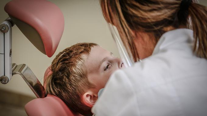 4 Cara Mengatasi Sakit Gigi pada Anak saat di Rumah ...