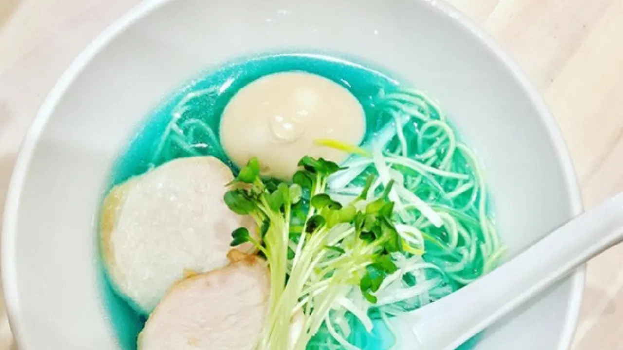 Ramen kuah biru