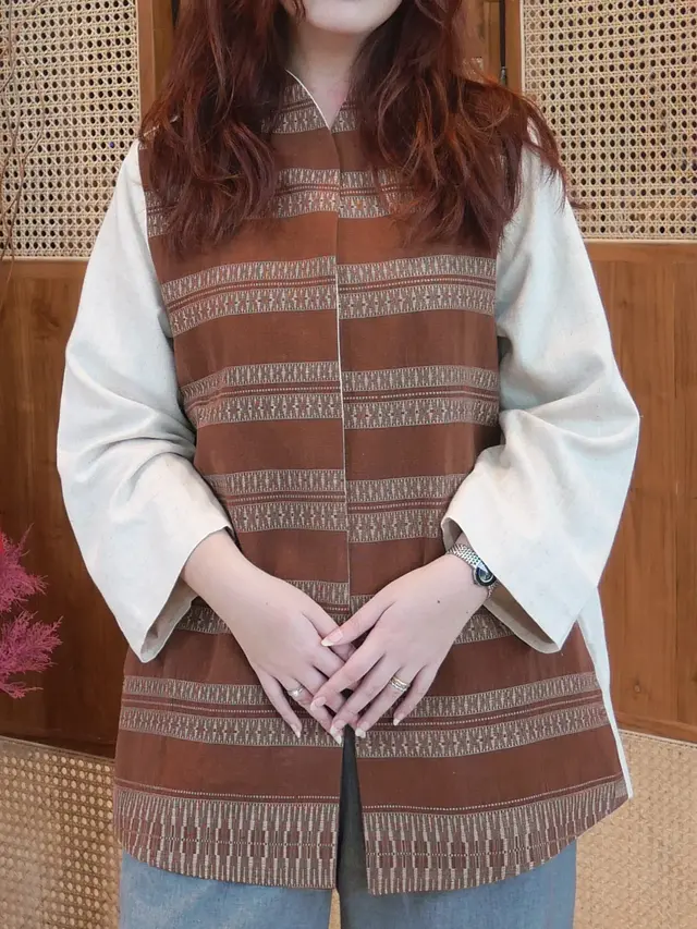 Dari Jalanan ke Panggung Mode, Kain Tradisional Menemukan Cara Baru untuk Tampil