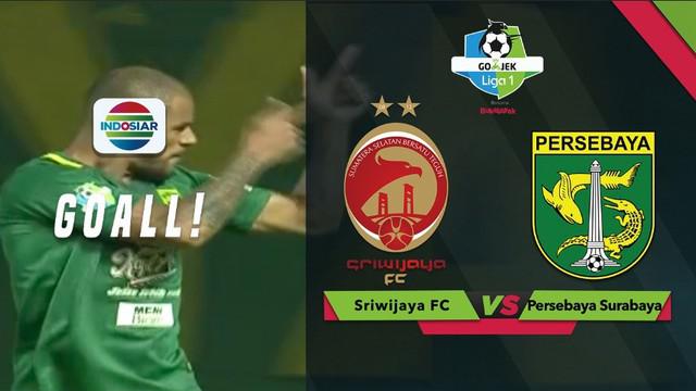Striker Persebaya, David da Silva mencetak gol cepat saat menghadapi Sriwijaya FC dalam lanjutan Gojek Liga 1 2018 bersama Bukalapak di Stadion Jakabaring, Palembang, Minggu (16/9/2018).