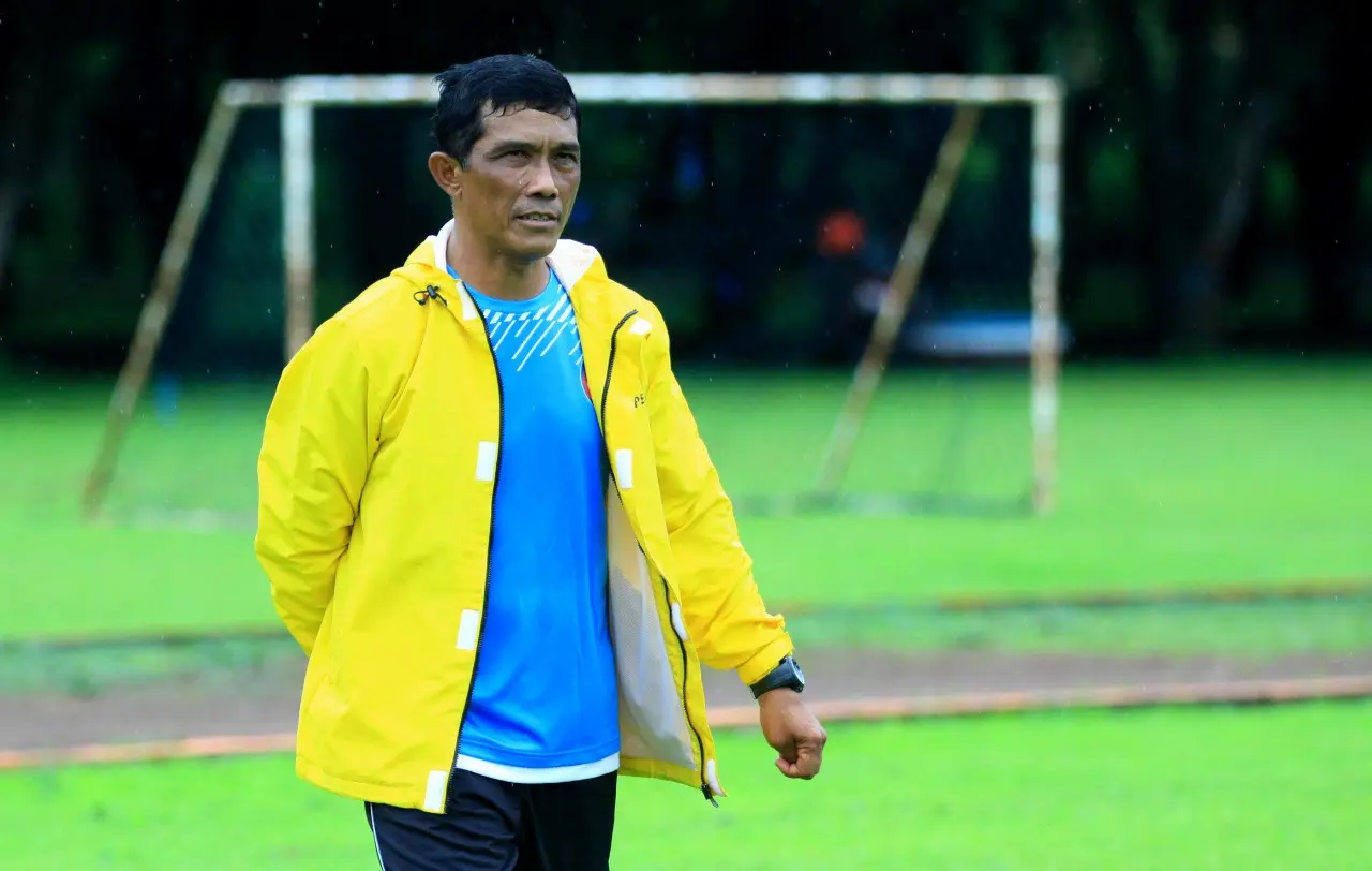 Pelatih kiper Arema FC Yanuar Hermansyah. (Liputan6.com/Rana Adwa)