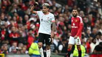 Selebrasi pemain Liverpool Luis Diaz saat melawan Manchester United di Liga Inggris 2024/2025 (AFP)