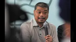 Romo A Benny Susetyo memberikan pernyataan seputar penunjukan Komjen Budi Gunawan sebagai Kapolri oleh Presiden Joko Widodo di gedung PGI Jakarta, Sabtu (17/1/2015). (Liputan6.com/Herman Zakharia)