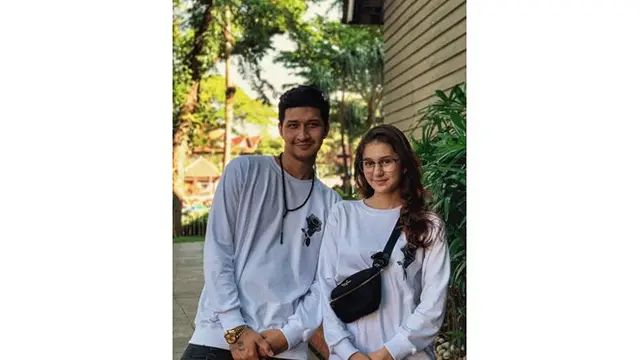 Romantis, Ini 6 Momen Kompak Zoe Abbas Jackson dan Aditya Zoni Pakai Baju Couple