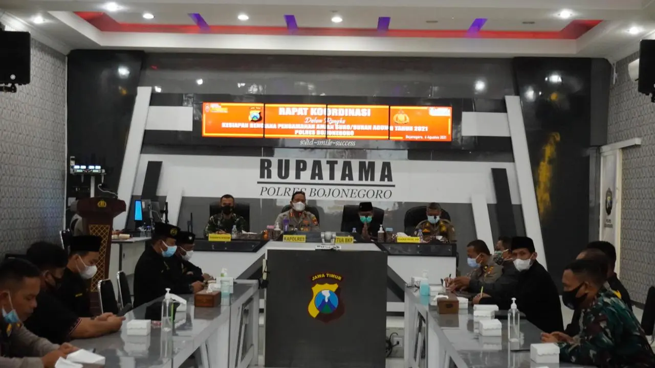 Rakor  dengan pengurus pencak silat di Bojonegoro terkait Suro Agung atau sahsahan. (Dian Kurniawan/Liputan6.com)