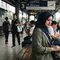 8 Cara Menahan Tangis di Tempat Umum Menurut Psikologi, Trik Agar Tetap Tenang