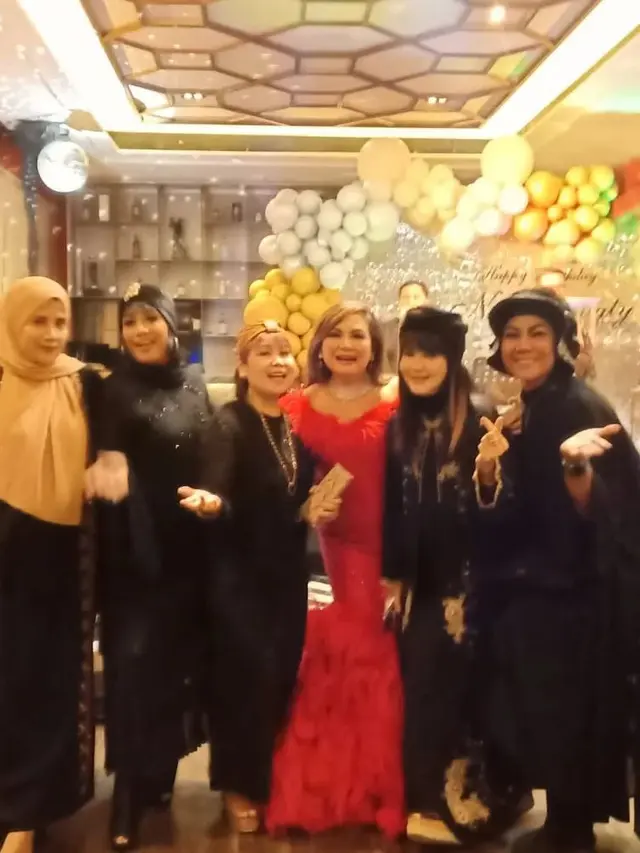 Pesta ulang tahun ke-58 Nia Daniaty (Foto: Instagram/@azisismi)