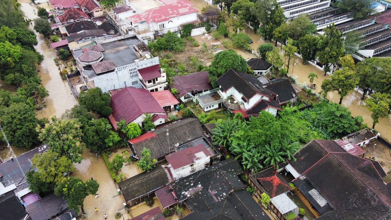 Potret Kerusakan Dampak Bencana Longsor dan Banjir Bandang di Wilayah Sumut, Sumbar, dan Aceh