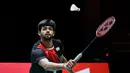 Pebulu tangkis India Sai Praneeth Bhamidipati mengembalikan kok saat bertanding melawan wakil Indonesia Jonatan Christie dalam perempat final tunggal putra Kejuaraan Dunia Bulu Tangkis 2019 di St Jakobshalle, Basel, Swiss, Jumat (23/8/2019). Sai menang dua gim langsung. (FABRICE COFFRINI/AFP)